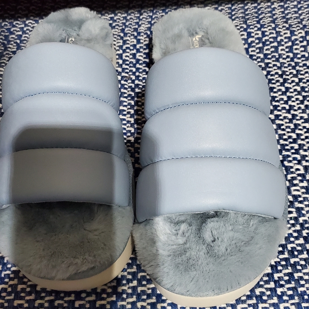 Uggs fuzzy slippers